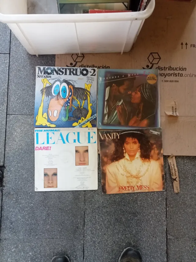 Vinilos unos 70! precio monto 150€! Antiguos Beat