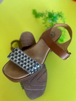 Tacones Marrón y Plateado Talla 38