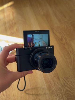 Cámara digital. Sony RX100 III. NUEVA.
