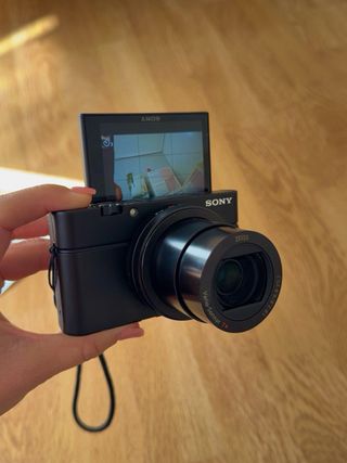 Cámara digital. Sony RX100 III. NUEVA.