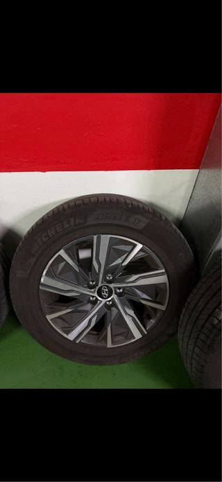 Llantas Hyundai Tucson con Neumáticos 215/65 R17