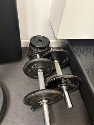 Barra de pesas con discos