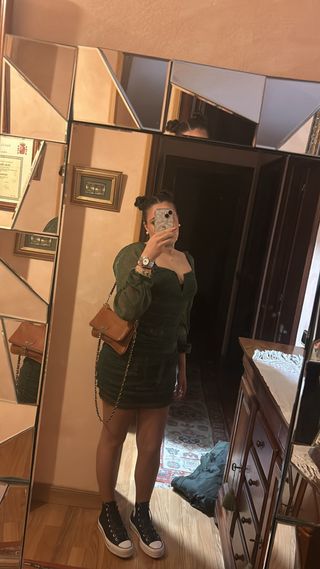 Vestido verde brillante manga larga