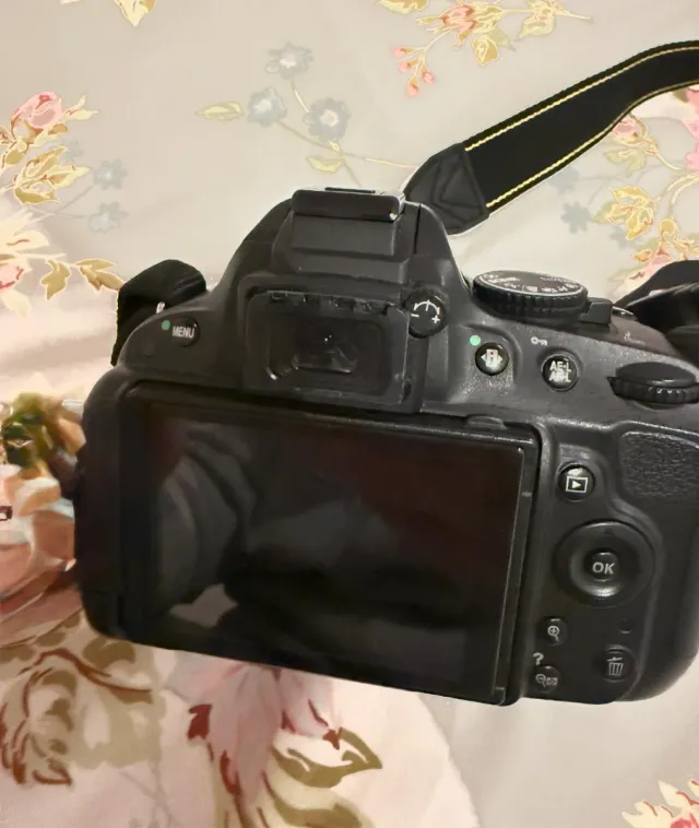 Cámara Nikon D5100 Negra + Accesorios