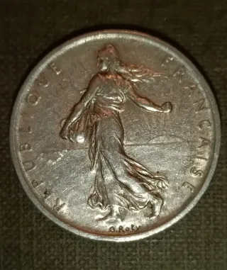 Lote 4 monedas PLATA internacionales.Coleccionismo