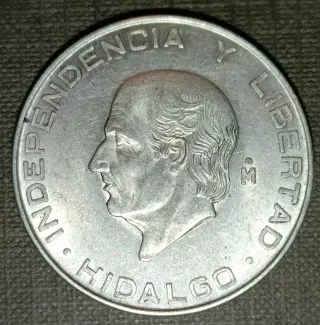 Lote 4 monedas PLATA internacionales.Coleccionismo