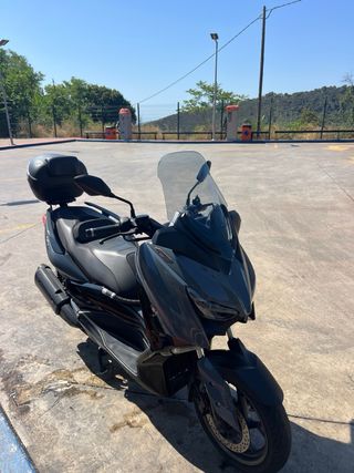 Yamaha XMAX 300 TECH MAX 2022/2023