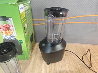 Philips Licuadora y Máquina de Batidos- 450W