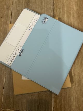 FUNDA TECLADO IPAD A16 11Gen 2025 + Metapen A8