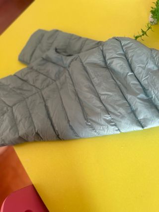 Chaleco acolchado gris