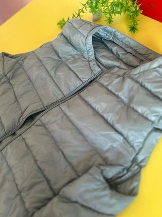 Chaleco acolchado gris