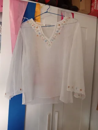 Camisa blanca transparente bordada talla única