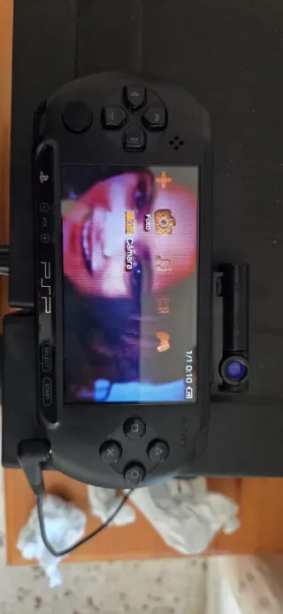 Sony PSP E1004 Negra + 22 Juegos