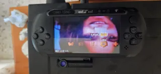 Sony PSP E1004 Negra + 22 Juegos
