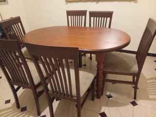 Mesa de comedor y 6 sillas