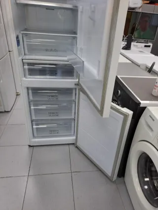 ◇Nevera marca Samsung 185.centímetros combi◇