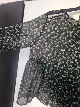 Blusa floral manga larga