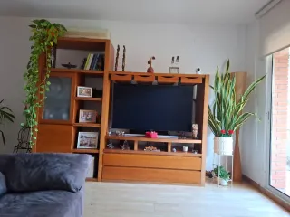 Mueble de salón madera y cristal