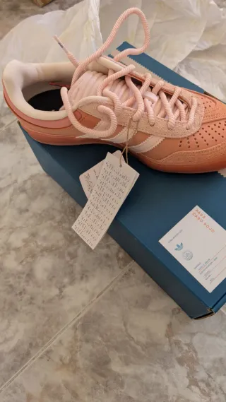 Adidas Bad Bunny Cabo Rojo Talla 39 1/3