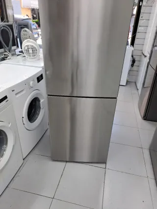 ◇Nevera marca grundig 185.centímetros combi◇