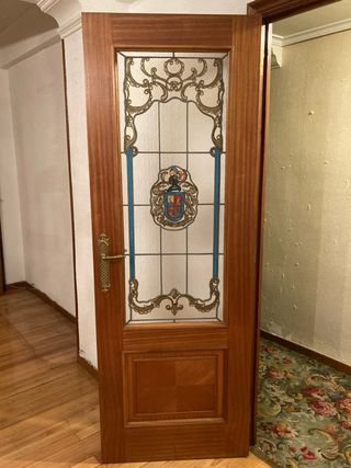Puerta madera con vidrieras cristal soplado