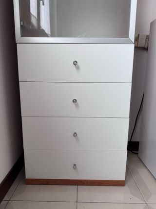 Mobile Colonna Multifunzione – Vetrina smerigliata