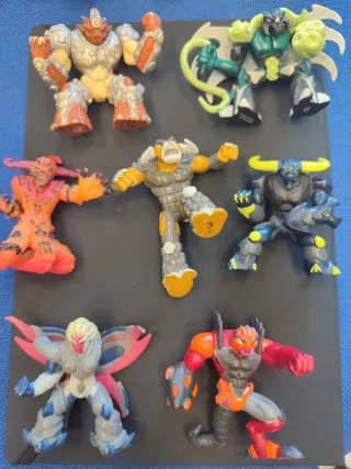 Gormiti vari, diverse dimensioni