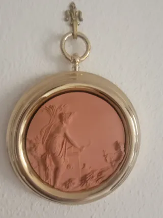 Pareja Cuadros Terracota y Metal dorado