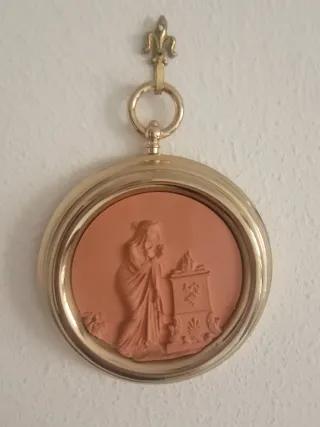 Pareja Cuadros Terracota y Metal dorado