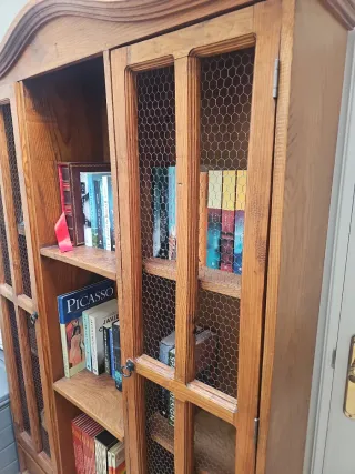 Mueble antiguo madera y cristal