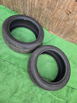 Pareja Neumáticos 235/45/18 90%