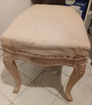 Conjunto antiguo sillones y banco descalzador