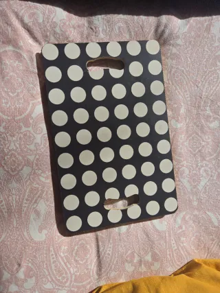 Mesita para cama diseño lunares