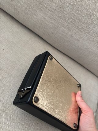 Bolso fiesta Zara negro y dorado