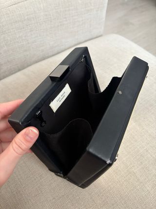 Bolso fiesta Zara negro y dorado