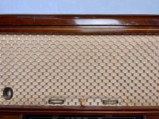 Radio de válvulas ERRE KY 5476