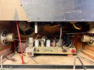 Radio de válvulas ERRE KY 5476