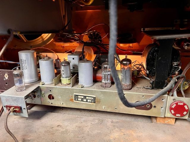 Radio de válvulas ERRE KY 5476