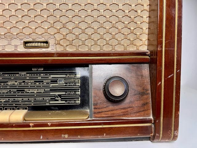 Radio de válvulas ERRE KY 5476