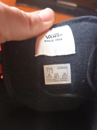 Zapatillas Vans Knu Skool Negras y Rojas