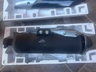 Escape KIMCO AK Negro/Plata pieza original