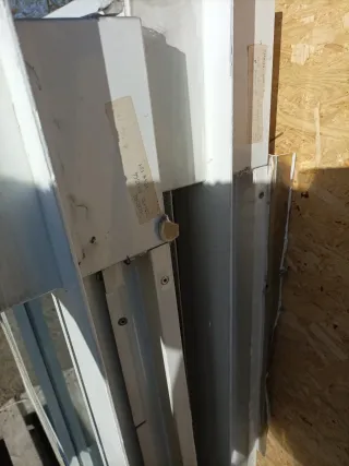 2 Ventanas aluminio correderas con persianas