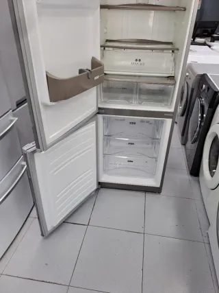 ◇Nevera marca edesa 185.centímetros combi◇