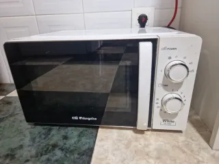 Microondas Orbegozo Blanco para piezzas o reparar