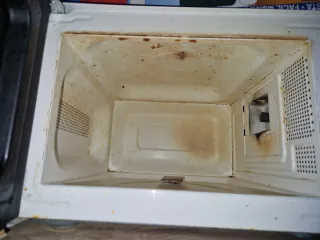 Microondas Orbegozo Blanco para piezzas o reparar