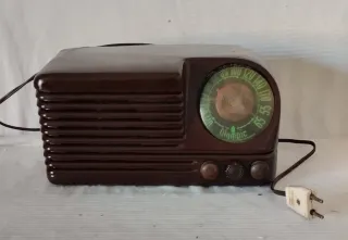 Radio Antigua Olympic Marrón