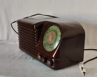 Radio Antigua Olympic Marrón