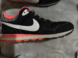 Zapatillas Nike MD Negras Zebra