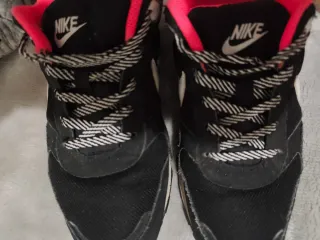 Zapatillas Nike MD Negras Zebra