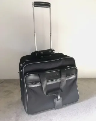 Maleta lujo Montblanc regalo luz BMW